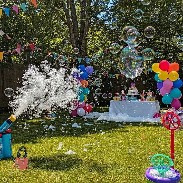 25 Outdoor Birthday Party Ideas for Kids That Are Totally Epic 13 Piñata Smash Station