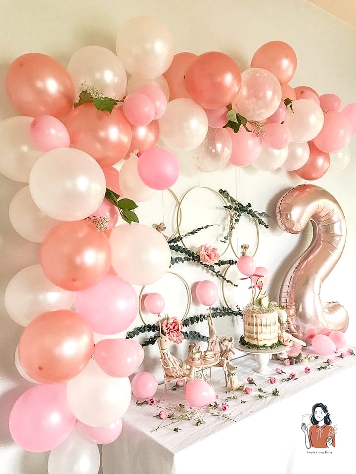 25 Clever Diy Balloon Decorations You Can Make This Weekend 14 Balloon Garland With Greenery