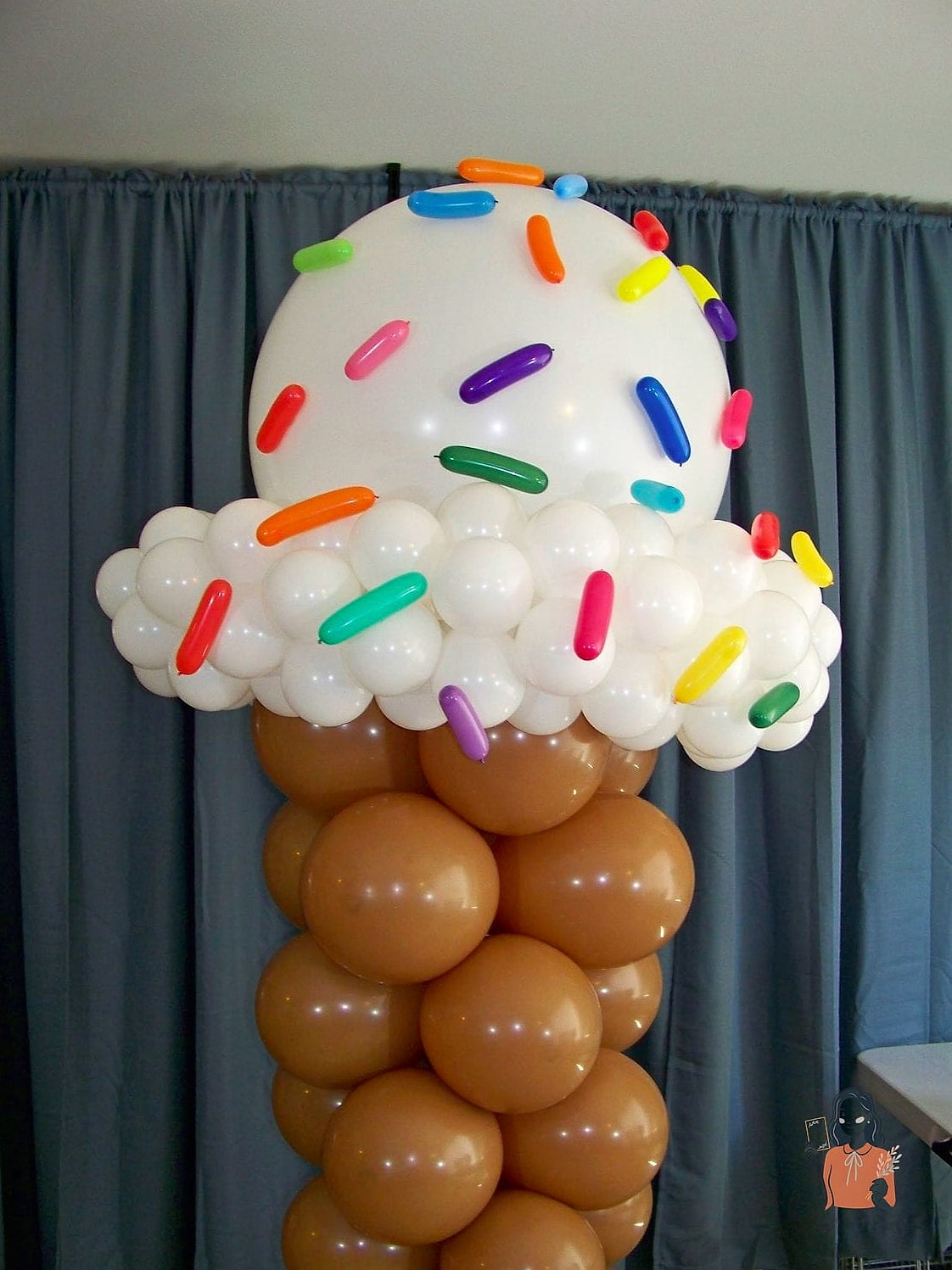 25 Clever Diy Balloon Decorations You Can Make This Weekend 12 Balloon Ice Cream Cone Decorations
