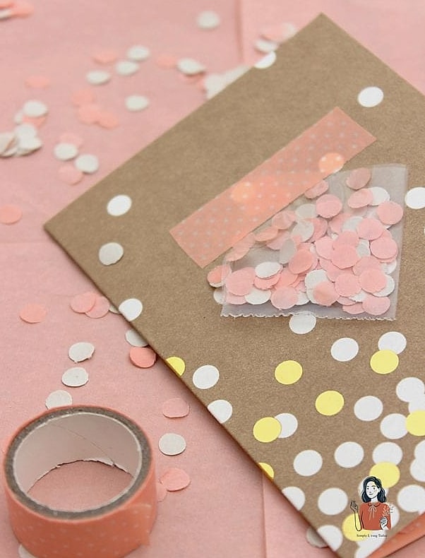 28 Simple Diy Invitations You Can Make This Weekend 8 Confetti Filled Invitations