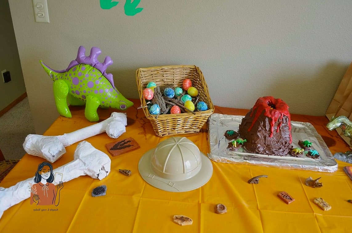 25 Creative Dinosaur Birthday Party Worth Stealing Right Now 3 Dinosaur Fossil Dig Station