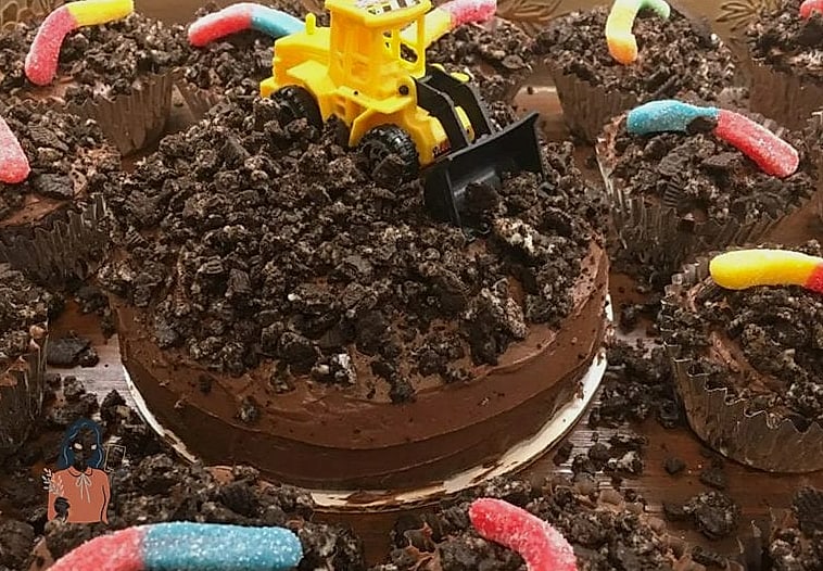 Dirt and Worms Cupcakes