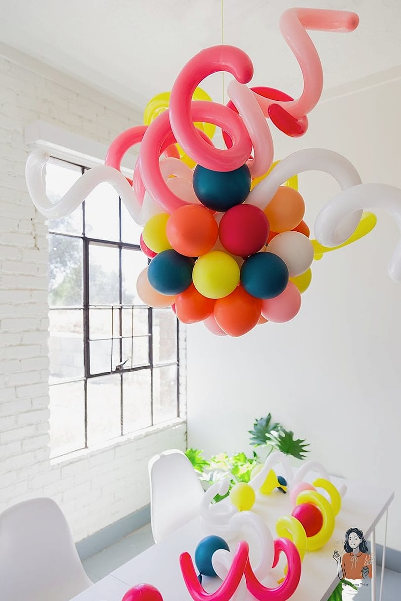 25 Clever Diy Balloon Decorations You Can Make This Weekend 24 DIY Balloon Chandelier