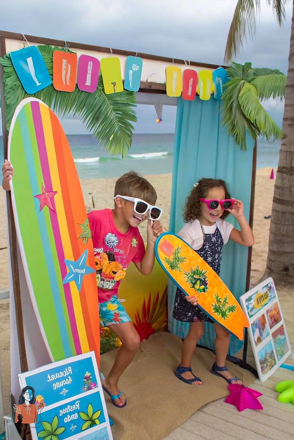 30 Clever Diy Photo Booth On a Budget 17 DIY Beach Photo Booth