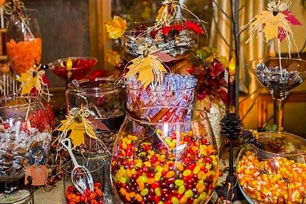 27 Adorable Fall Party Ideas That Are Absolutely Perfect 25 Fall Candy Bar Station