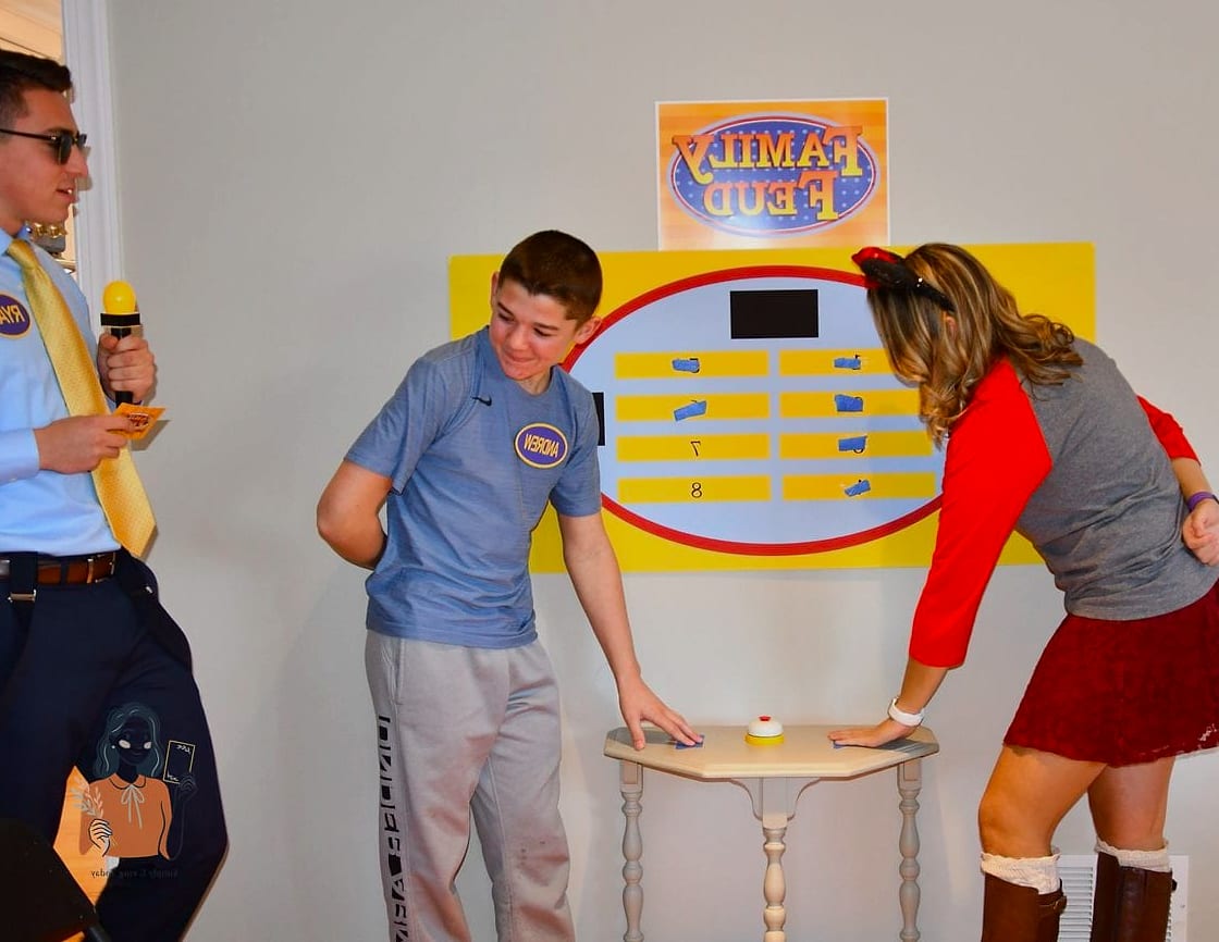 25 Family Reunion Games Everyone from Kids to Grandparents Will Love 18 Family Feud Style Game