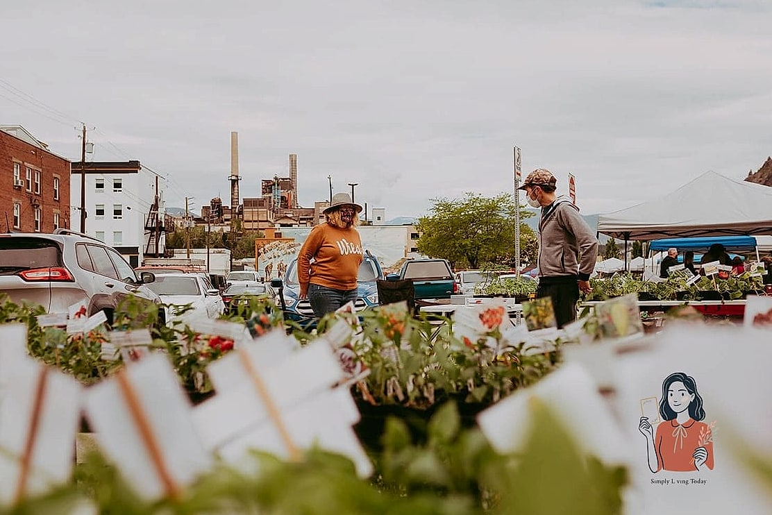 28 Incredible Spring Party Ideas Everyone Will Be Talking About 23 23. Farmers Market-Inspired Party