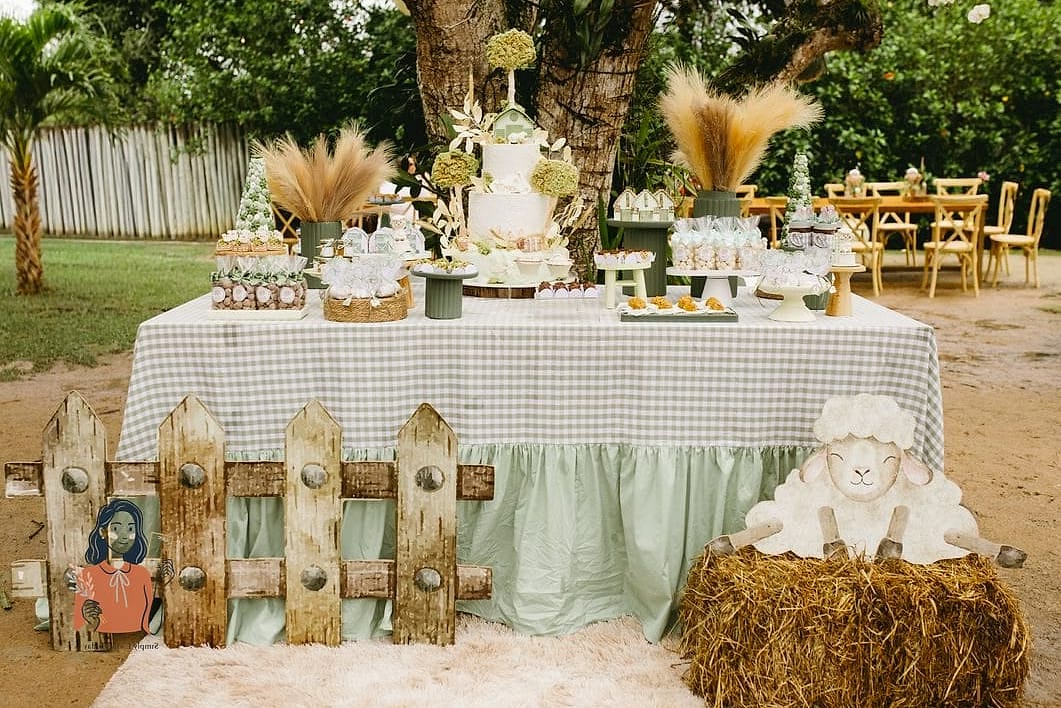 28 Adorable Outdoor Party Ideas That Are Absolutely Perfect 18 Farmhouse Style Party
