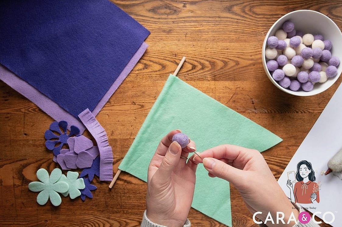 29 Clever Diy Banner Ideas You Can Make This Weekend 12 Felt Ball Banner