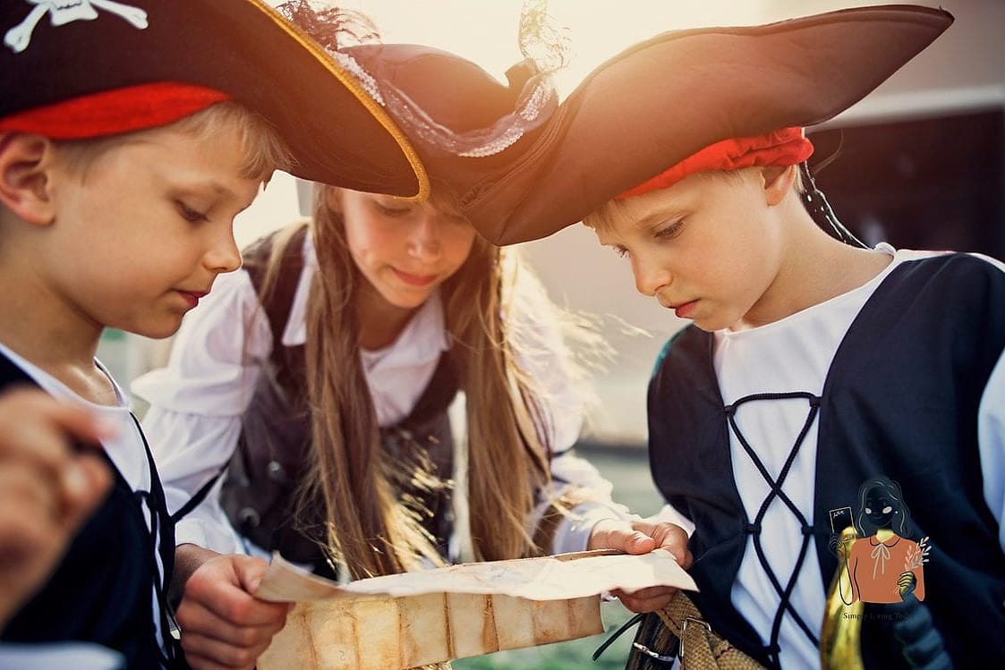 28 Adorable Outdoor Party Ideas That Are Absolutely Perfect 19 Kids’ Treasure Hunt Party