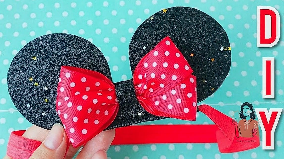 22 Unique Minnie Mouse Birthday Party Ideas That Are Absolutely Perfect 4 Minnie Mouse Ears Craft Station