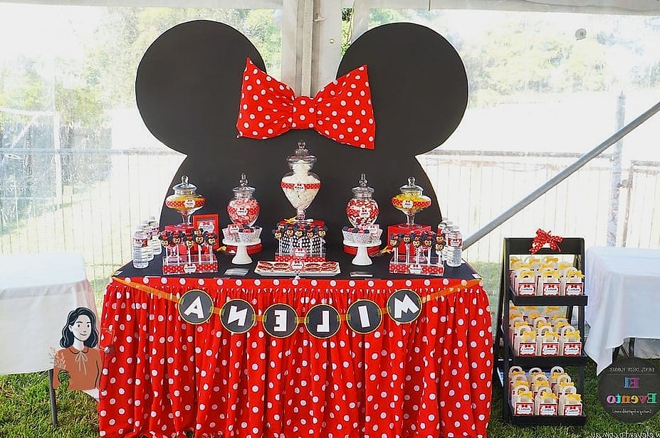 22 Unique Minnie Mouse Birthday Party Ideas That Are Absolutely Perfect 7 Minnie Mouse Candy Bar