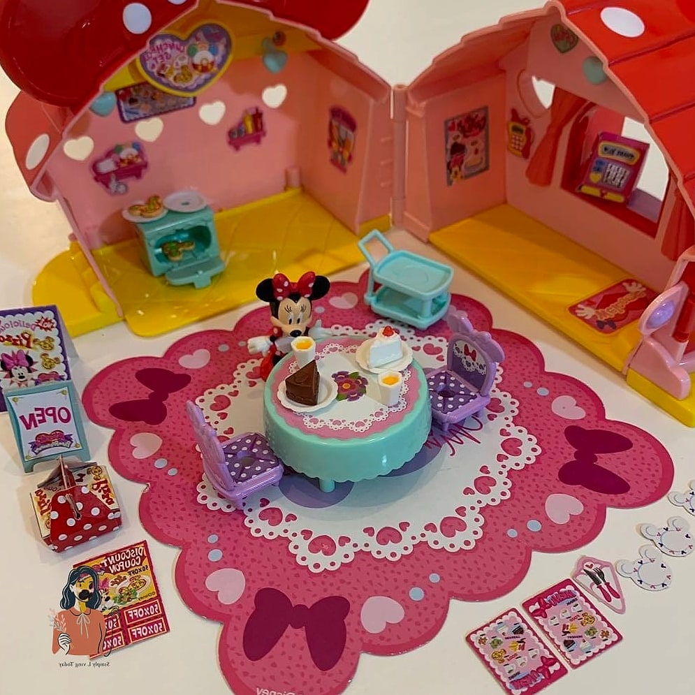 22 Unique Minnie Mouse Birthday Party Ideas That Are Absolutely Perfect 15 Minnie Mouse Pizza Station