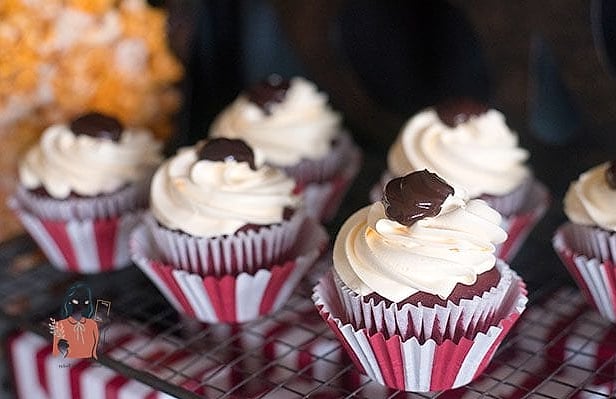 21 Amazing Movie Night Ideas Worth Pinning Right Now 20 Movie-Themed Dessert Table