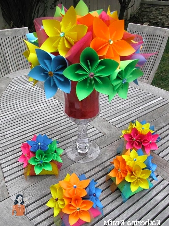 26 Simple Diy Table Centerpieces You Can Make This Weekend 9 Paper Flower Centerpiece