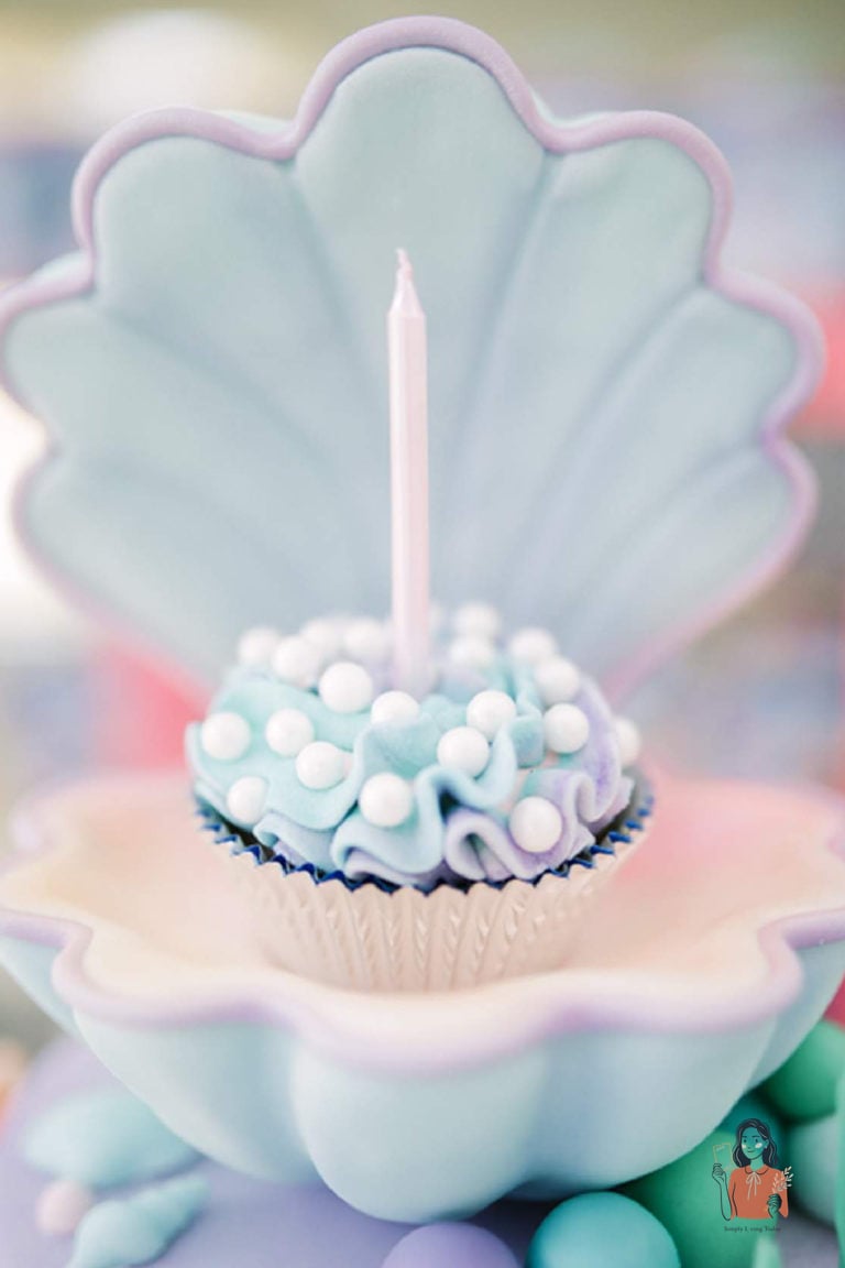 24 Stunning Under The Sea Birthday Party Worth Stealing Right Now 12 Pearl Cupcakes