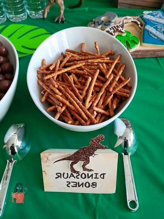 25 Creative Dinosaur Birthday Party Worth Stealing Right Now 17 Prehistoric Snack Bar