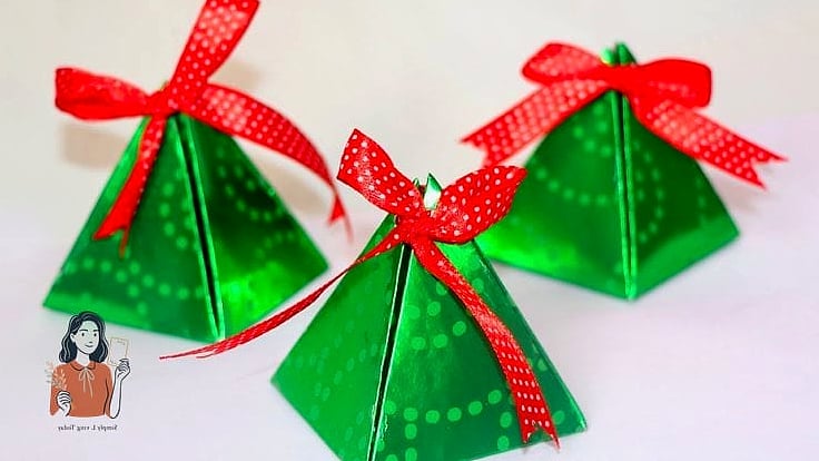 Present Pyramid Stack