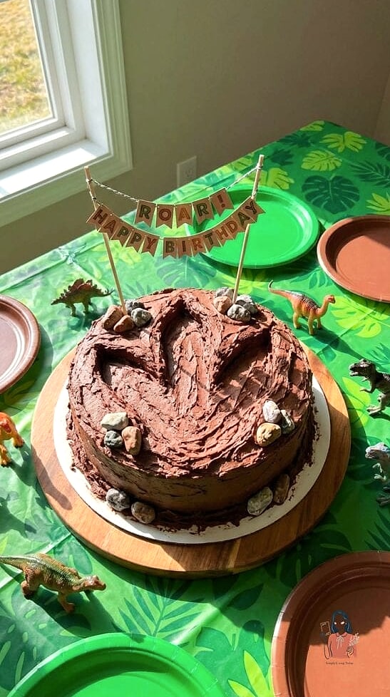 25 Creative Dinosaur Birthday Party Worth Stealing Right Now 5 T-Rex Footprint Trail