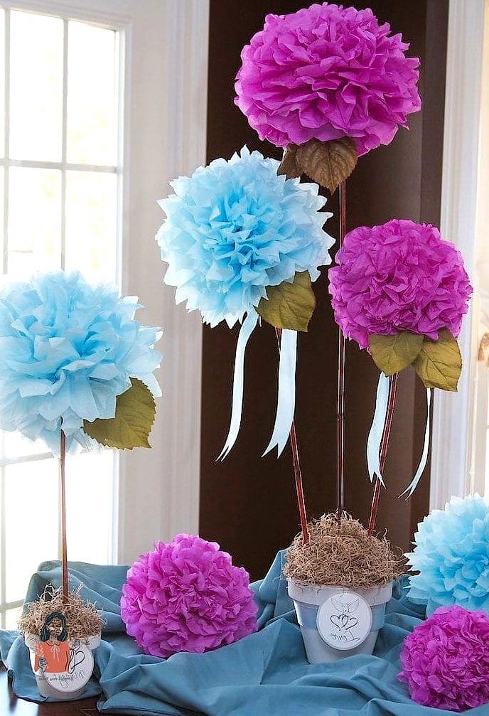 26 Simple Diy Table Centerpieces You Can Make This Weekend 18 Tissue Paper Pom Pom Centerpiece