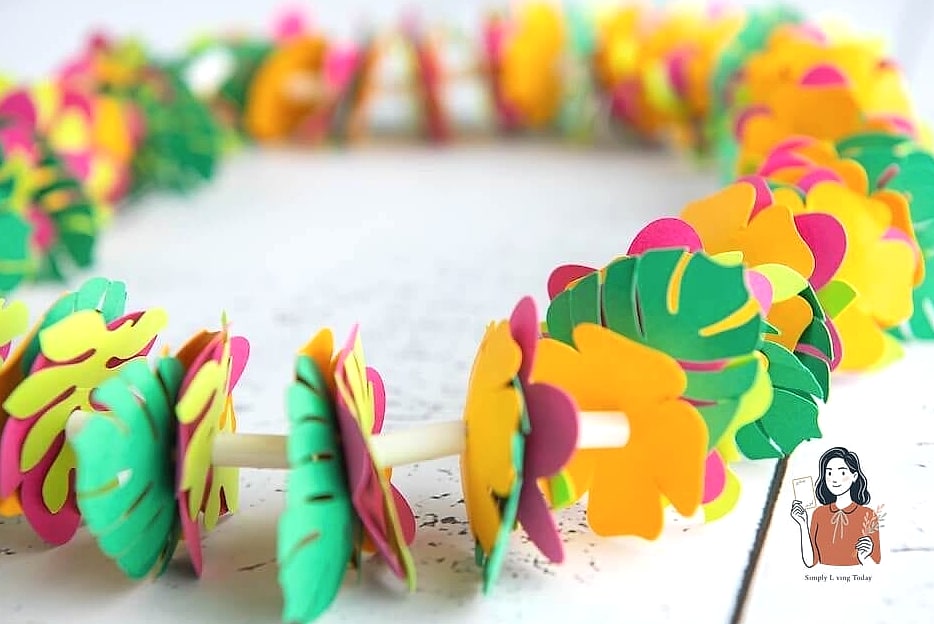 29 Unique Hawaiian Luau Party That Are Totally Pinterest-Worthy 27 Tropical Craft Table