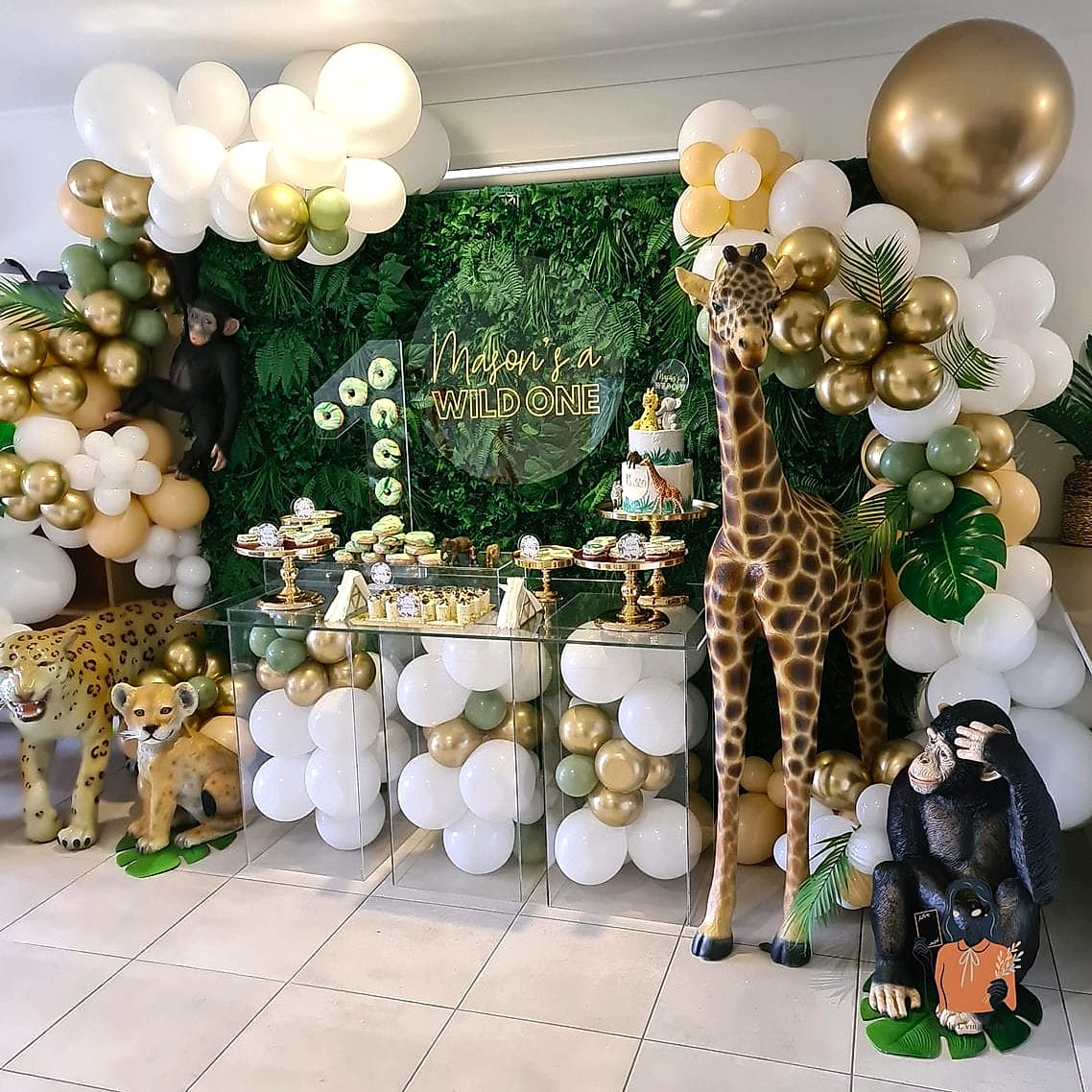 1. Wild Animal Balloon Arch