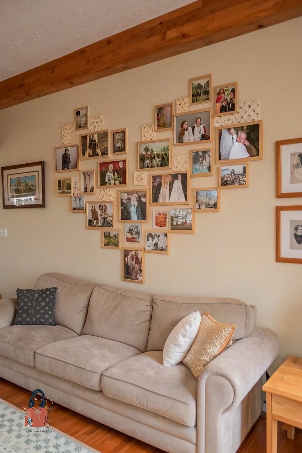 28 Unforgettable Wedding Planner That Are Absolutely Perfect 16 Add a Photo Wall for Guests