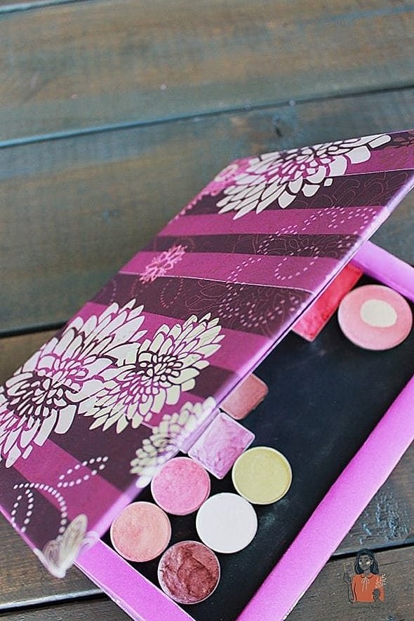 30 Genius Diy Makeup Organizer That Look Professional 24 Bookend Palette Holder