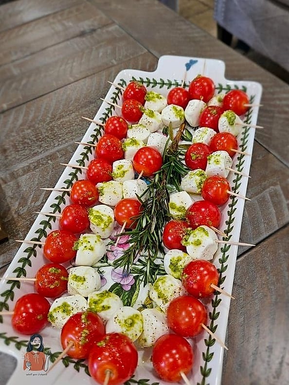 25 Adorable Party Food Platters for the Best Party Ever 18 Caprese Skewer Wreath