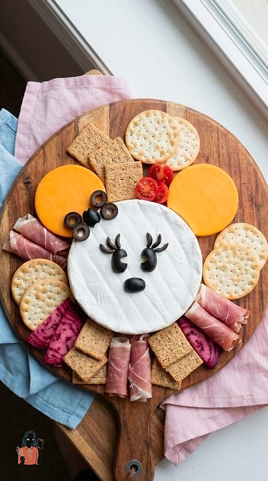 25 Adorable Party Food Platters for the Best Party Ever 7 Cheese and Cracker Flight