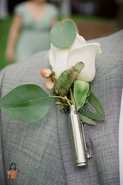 28 Unforgettable Wedding Planner That Are Absolutely Perfect 23 Choose Boutonnières That Echo the Bridal Bouquet