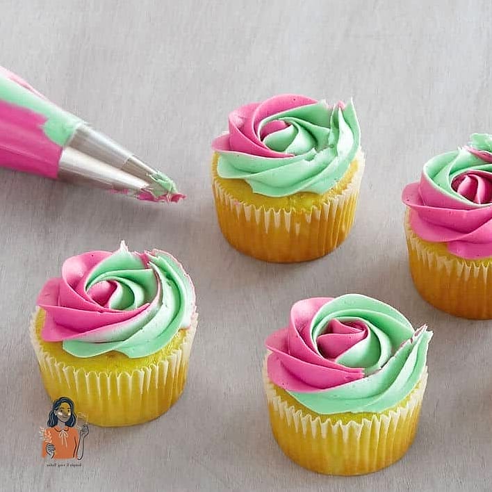 30 Simple Diy Cupcake Stand That Are Going Viral on Pinterest 23 Copper Pipe Frame Stand