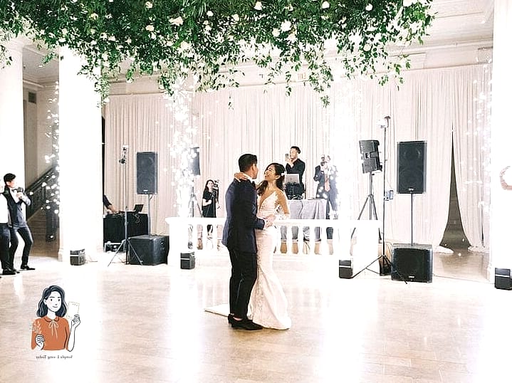 28 Amazing Wedding Reception Games That Are Absolutely Perfect 5 Dance Floor Freeze