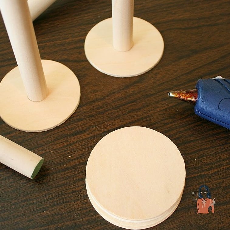30 Simple Diy Cupcake Stand That Are Going Viral on Pinterest 10 Dowel and Plate Column Stand