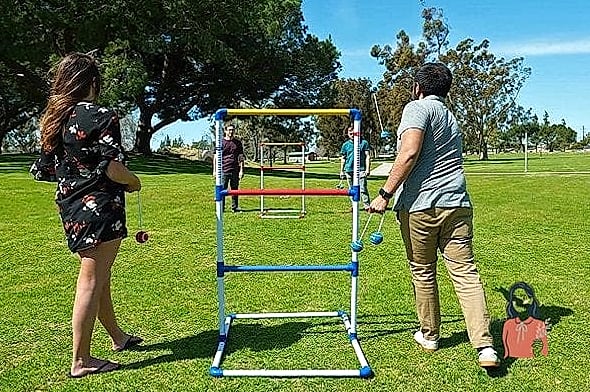 Ladder Toss (Ladder Golf)