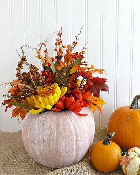 Painted Pumpkin Place Card Centerpiece