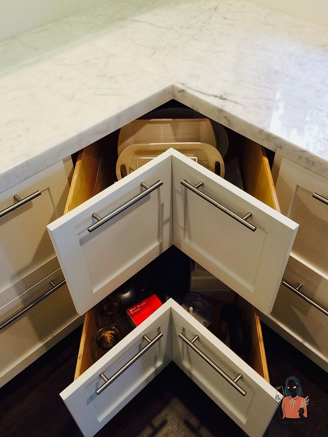 28 Brilliant Corner Cabinet Organization Worth Pinning Immediately 3 Pull-Out Corner Drawers