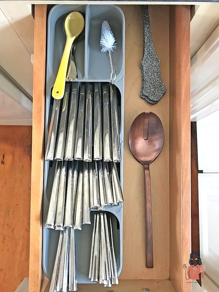30 Genius Sock Storage That Will Change Your Life 23 Repurposed Silverware Tray