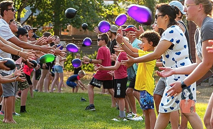 Water Balloon Toss